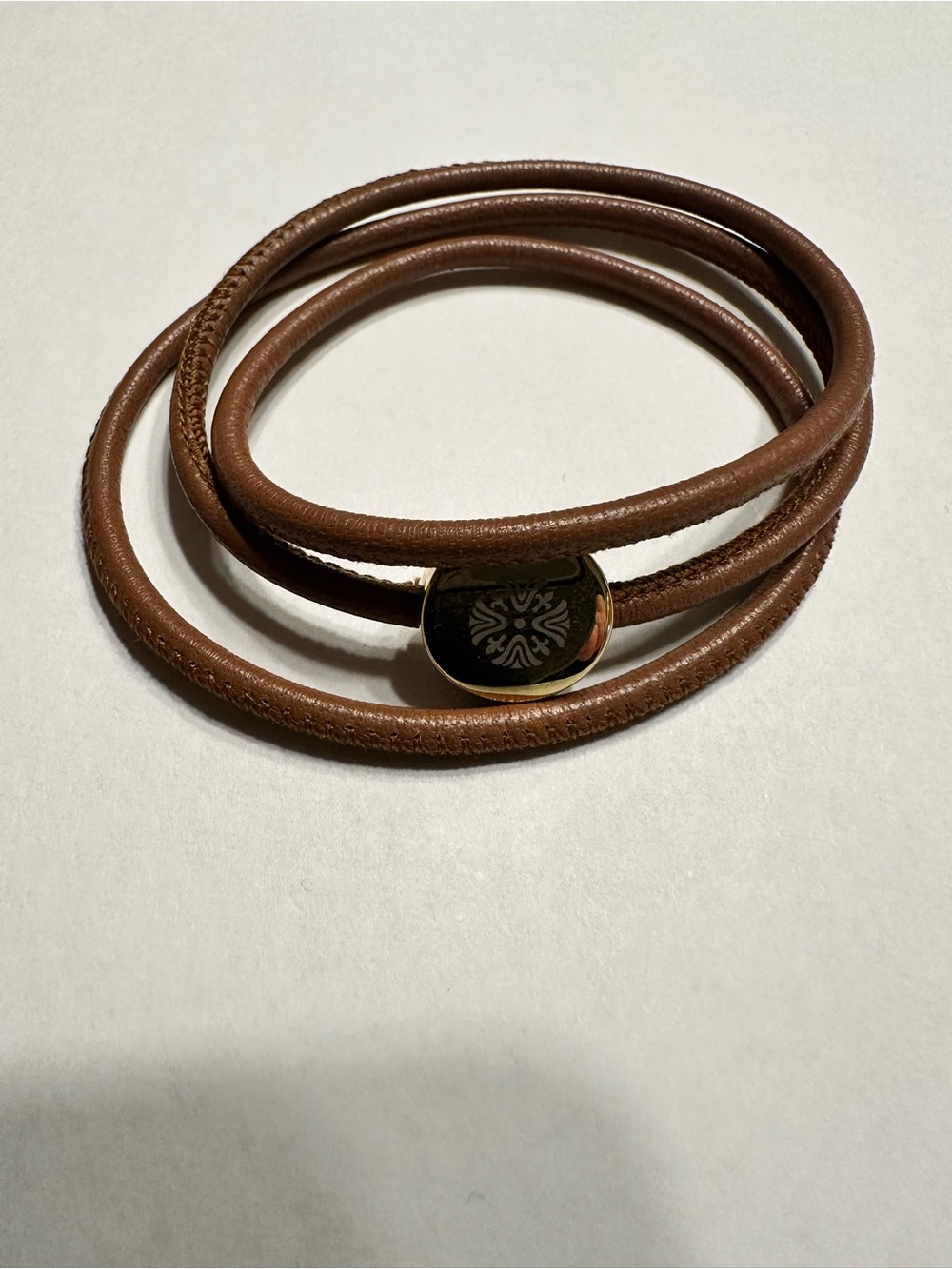 Qudo Leather wrap bracelet with Gold Emblem - Brown